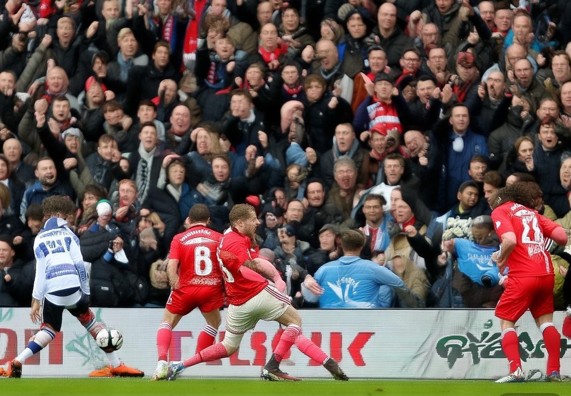 富勒姆vs雷丁：英冠关键对决前瞻分析(图2)