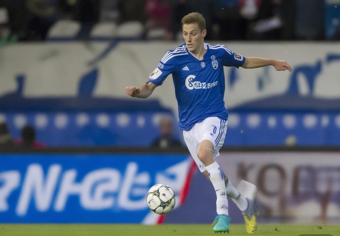 莱昂·格雷茨卡：从青训营到德甲明星的足球成长之路(图2)